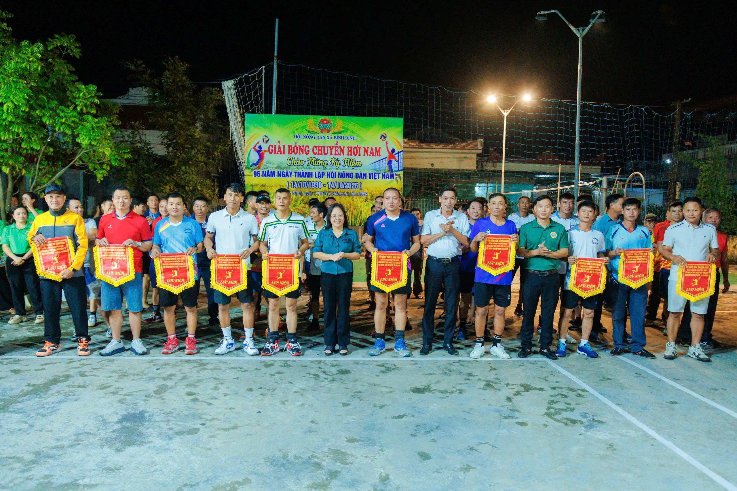 Hội Nông dân xã Bình Định tổ chức giải bóng chuyền hơi nhân ký niệm ngày thành lập hội